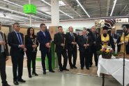 Министър Павлова присъства на откриването на търговски обект за строителни материали