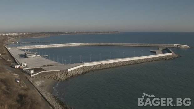 Обявиха търг за изграждането на вълнолом на пристанище Сарафово